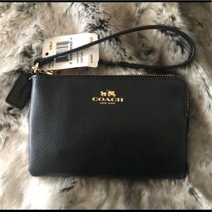 Coach NWT Crossgrain Leather Corner Zip Wristlet